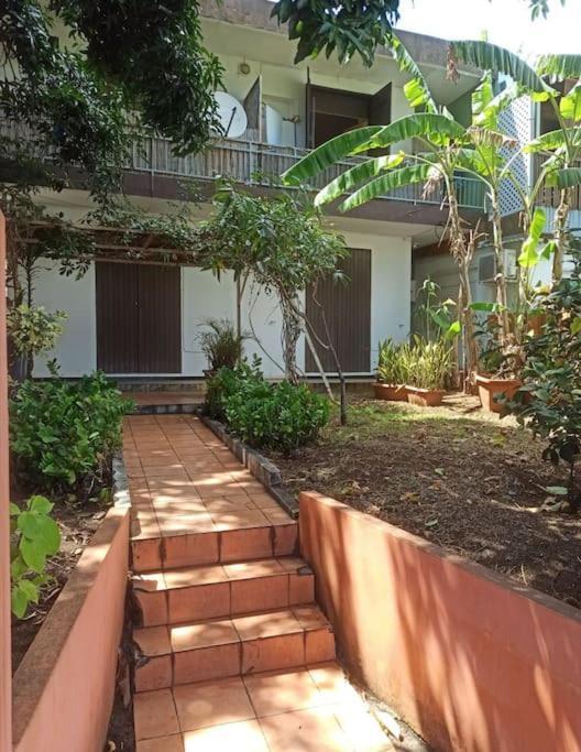 Appartement Idealement Situe Saint-Denis Eksteriør bilde